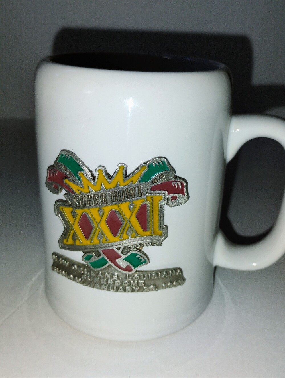 VTG Superbowl XXXI 1997 New Orleans LA Superdome Mug Raised Metallic Embossed